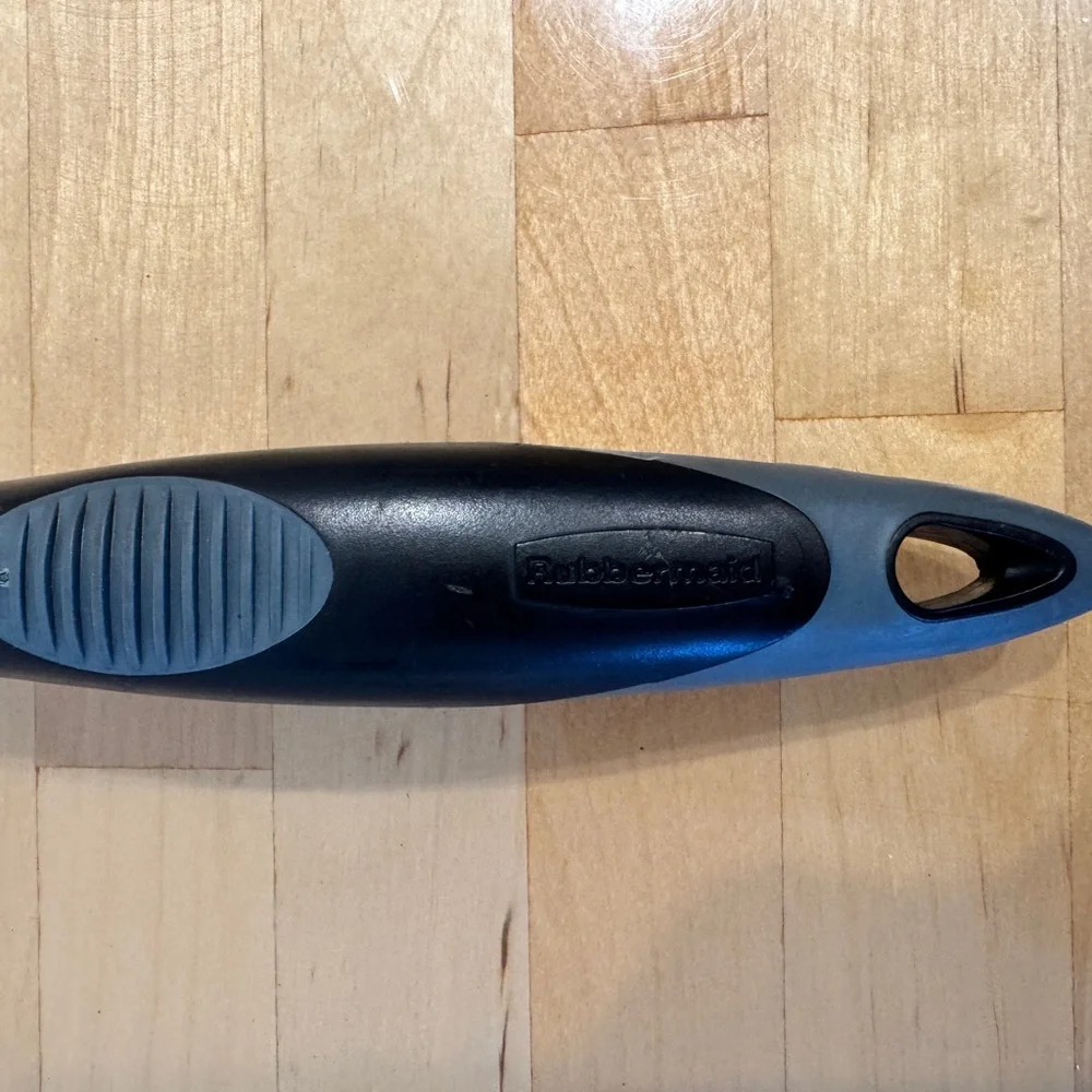 Rubbermaid Nylon Hard Plastic Pasta Serving Utensil #1C83 Black with spoon rest